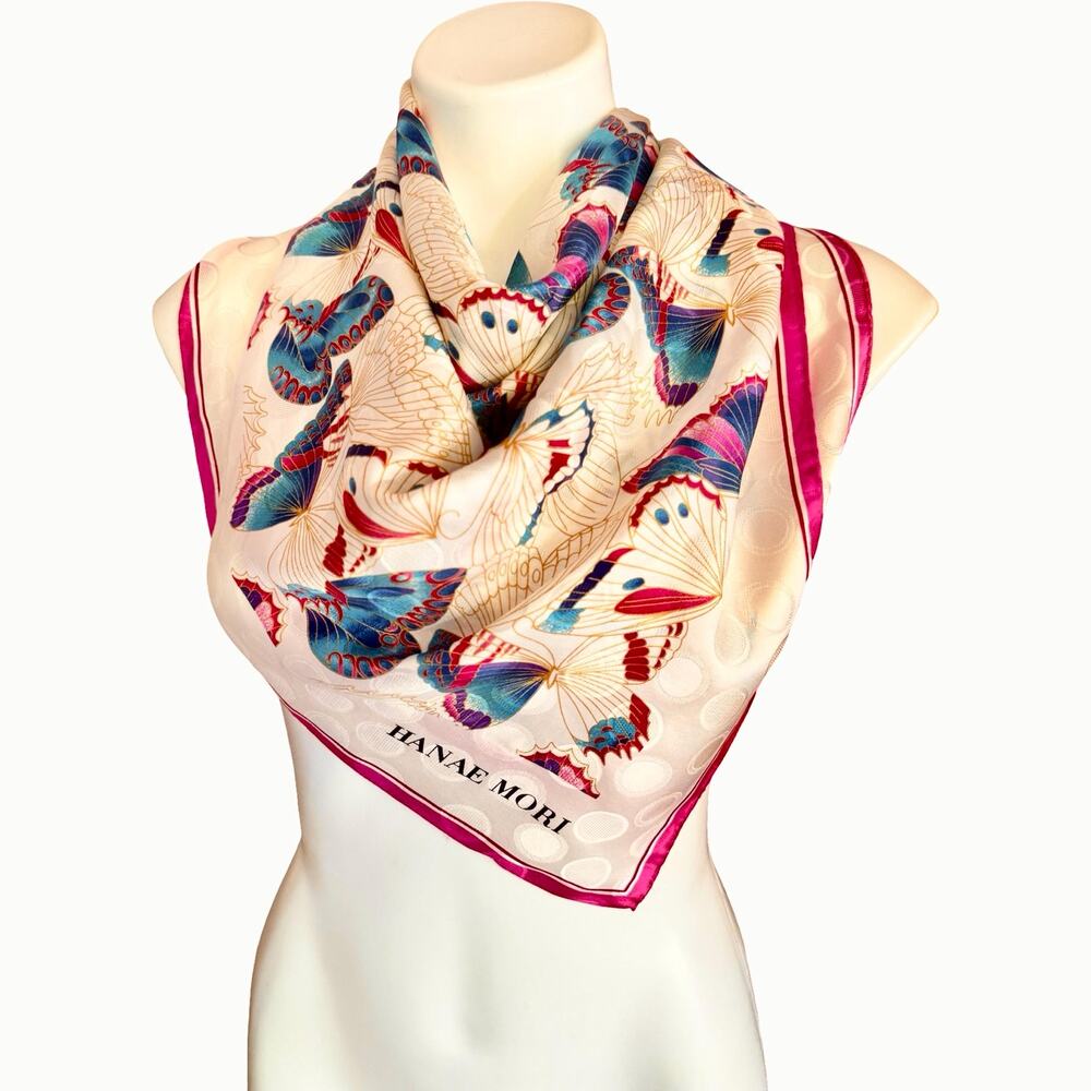 Hanae Mori Butterfly Silk Scarf 35x35 Signature Print 1970s Japan Hand Rolled - Picture 3 of 13